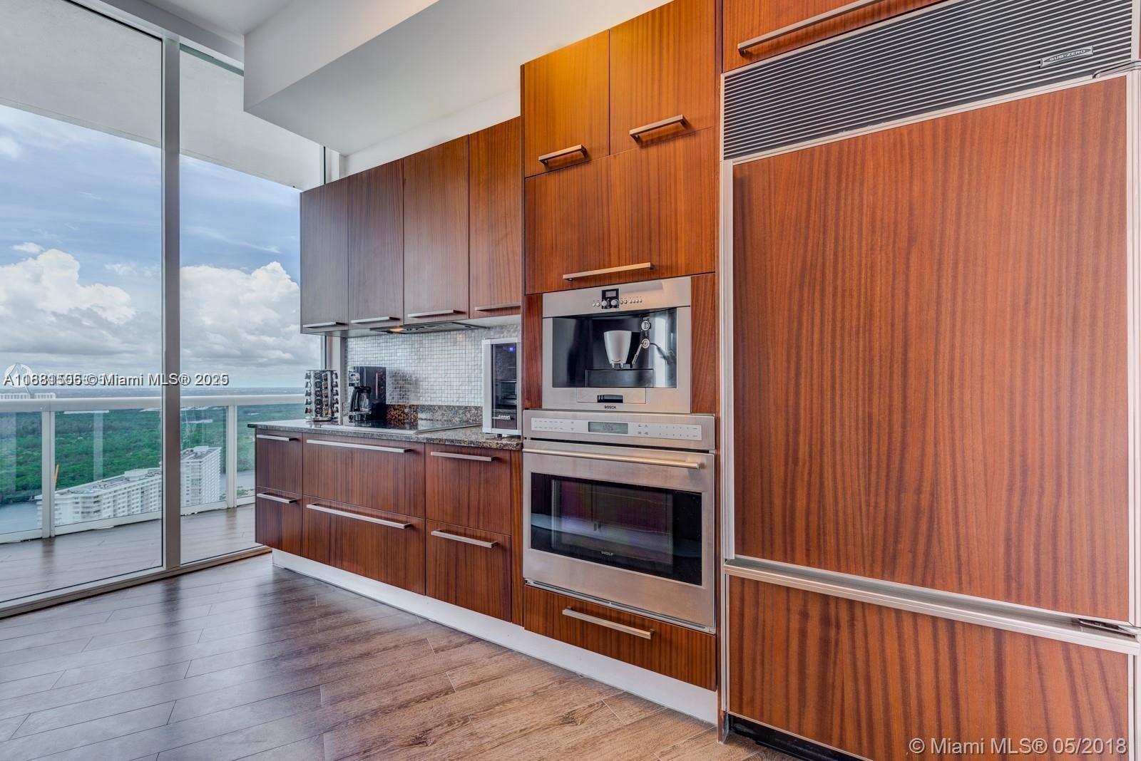 15811 Collins Ave # 3205