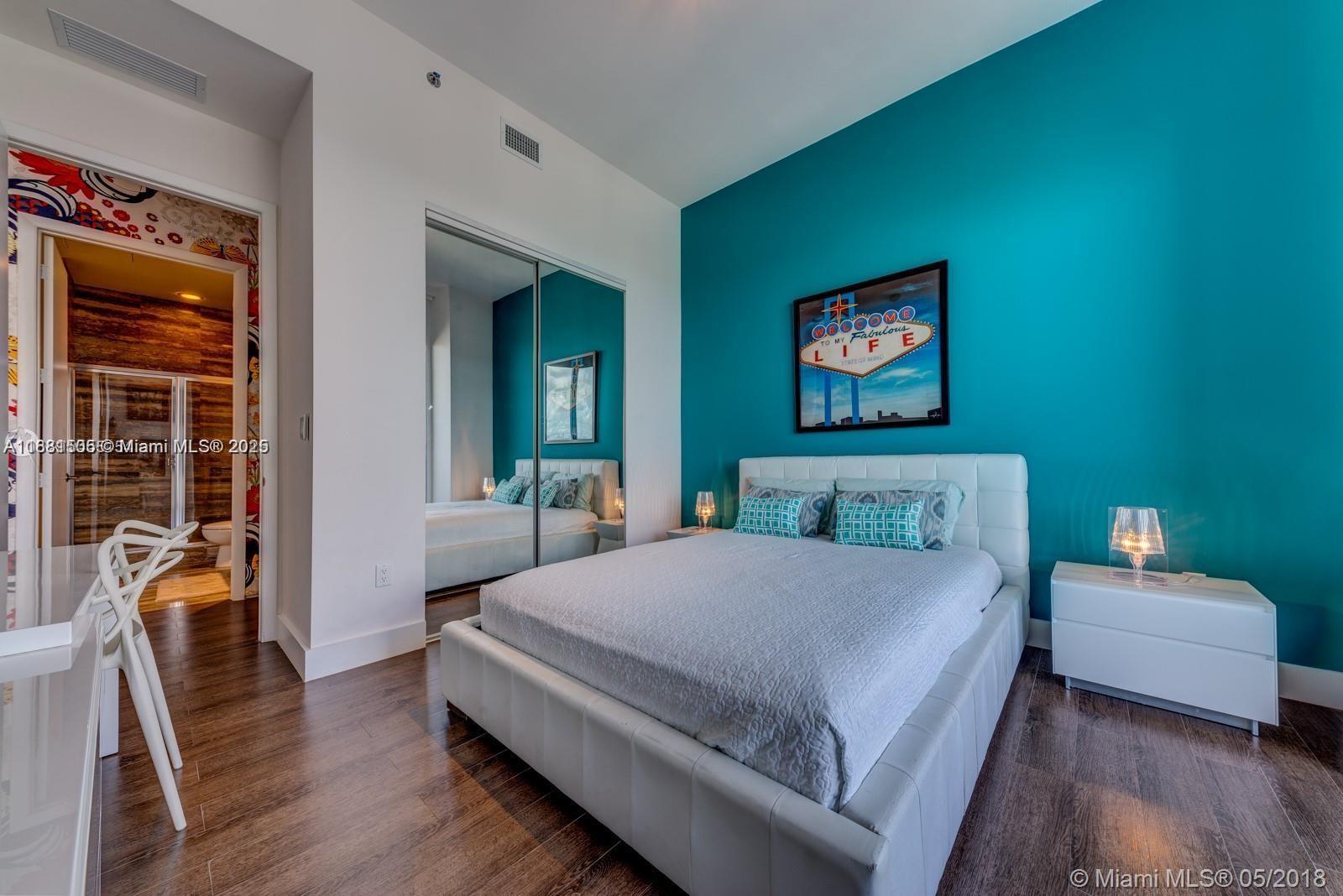 15811 Collins Ave # 3205