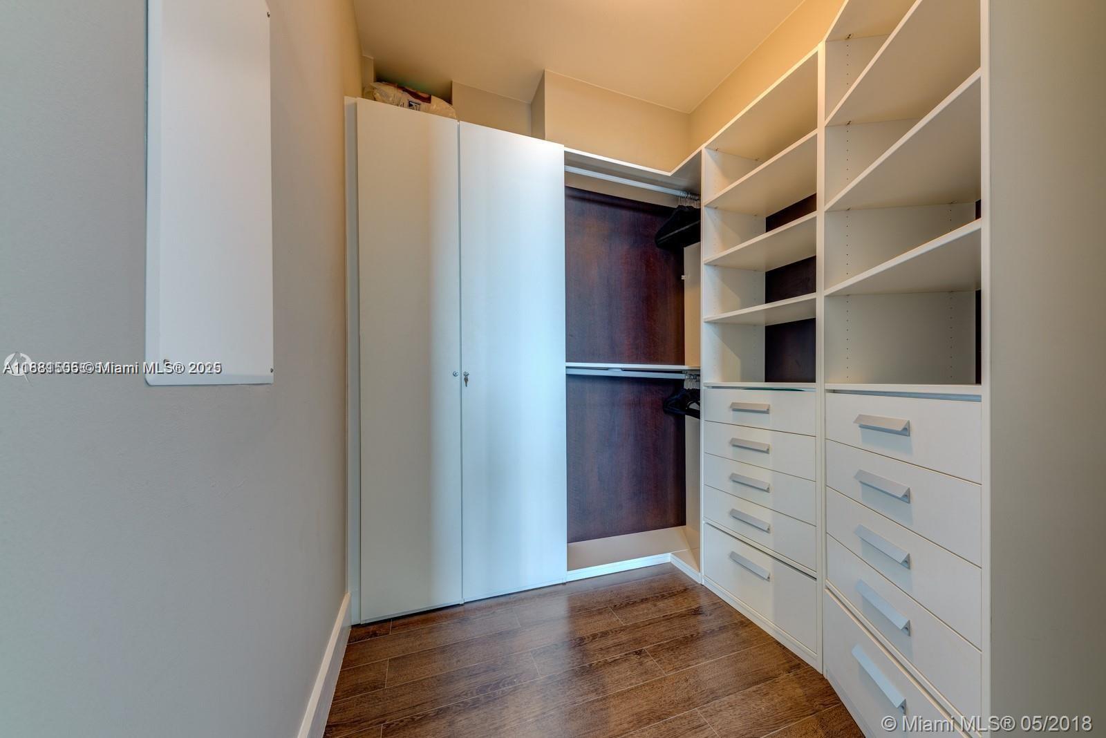 15811 Collins Ave # 3205