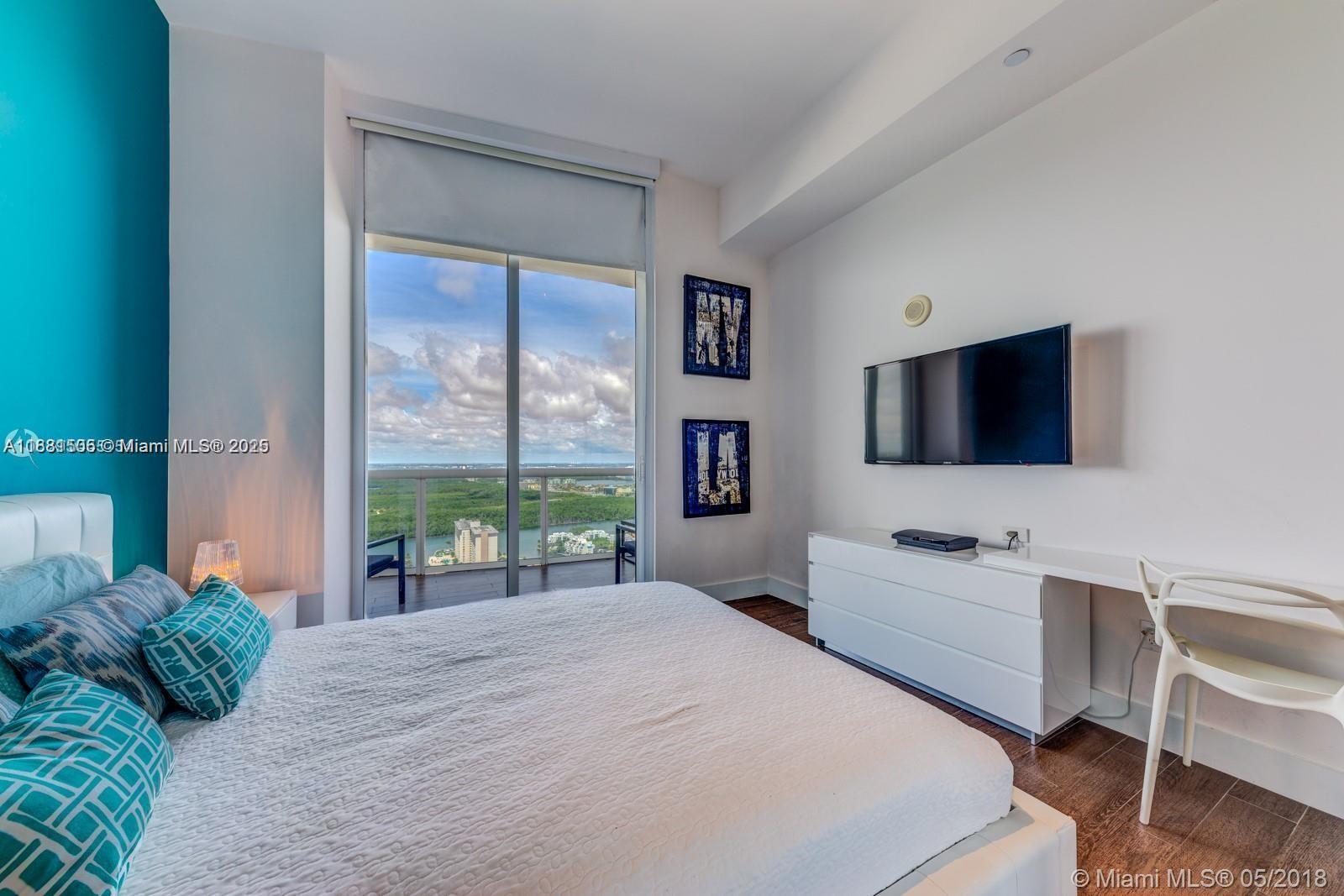 15811 Collins Ave # 3205