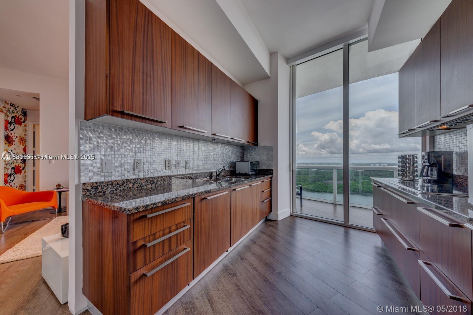 15811 Collins Ave # 3205