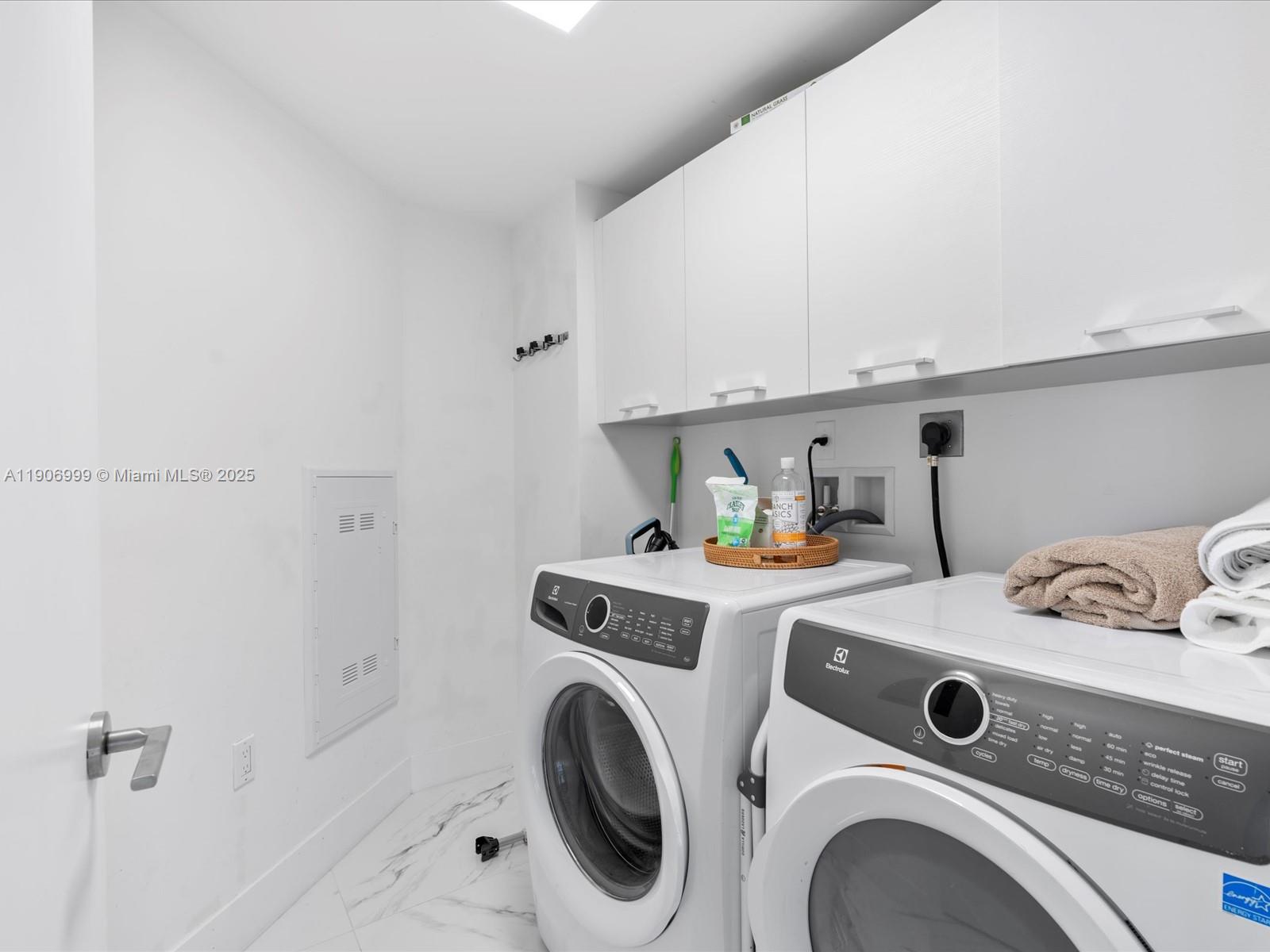 300 Sunny Isles Blvd # 1601 Unit: 4-1601