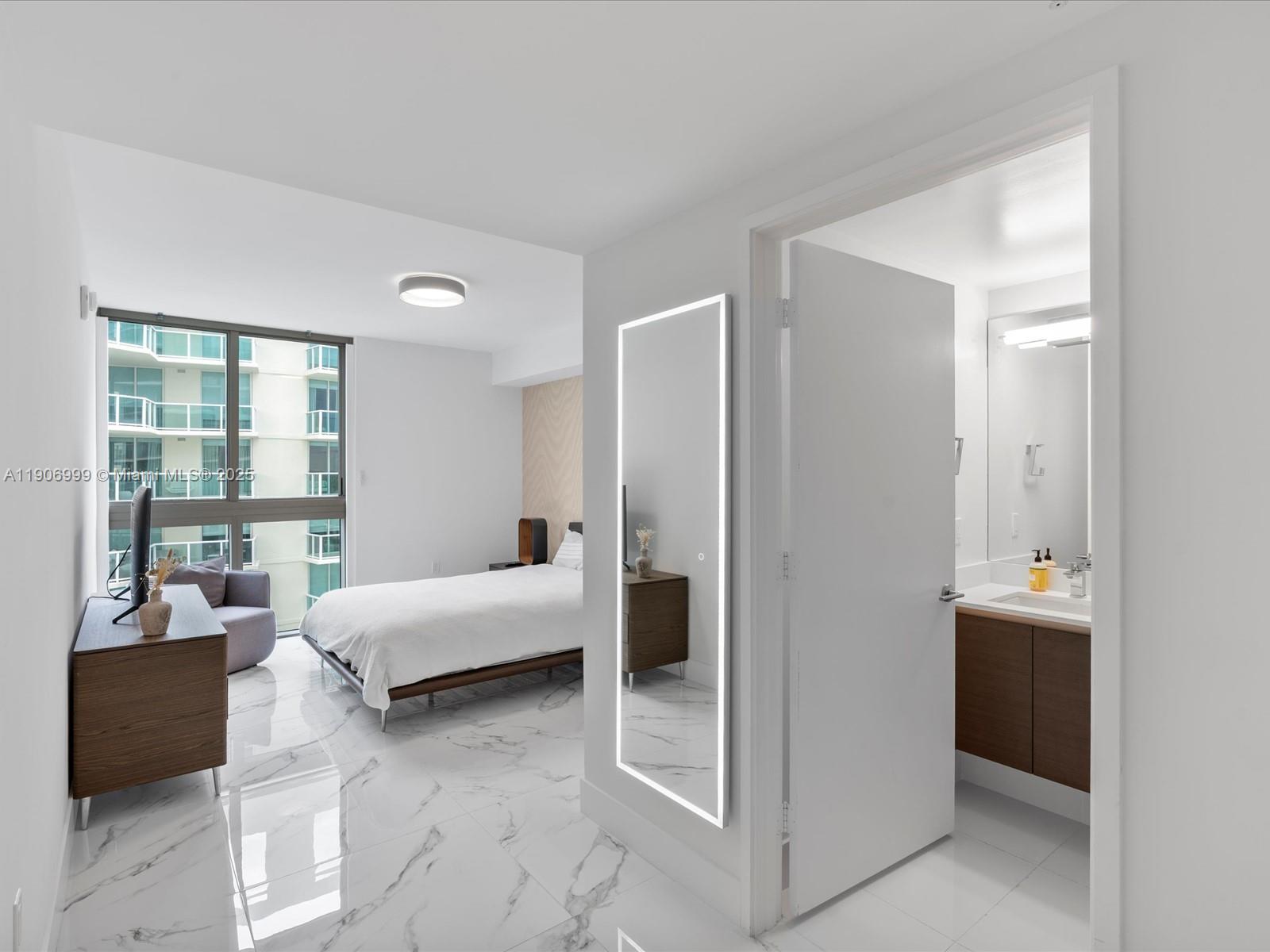 300 Sunny Isles Blvd # 1601 Unit: 4-1601