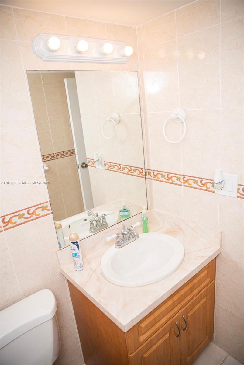 3101 N Country Club Dr # 703