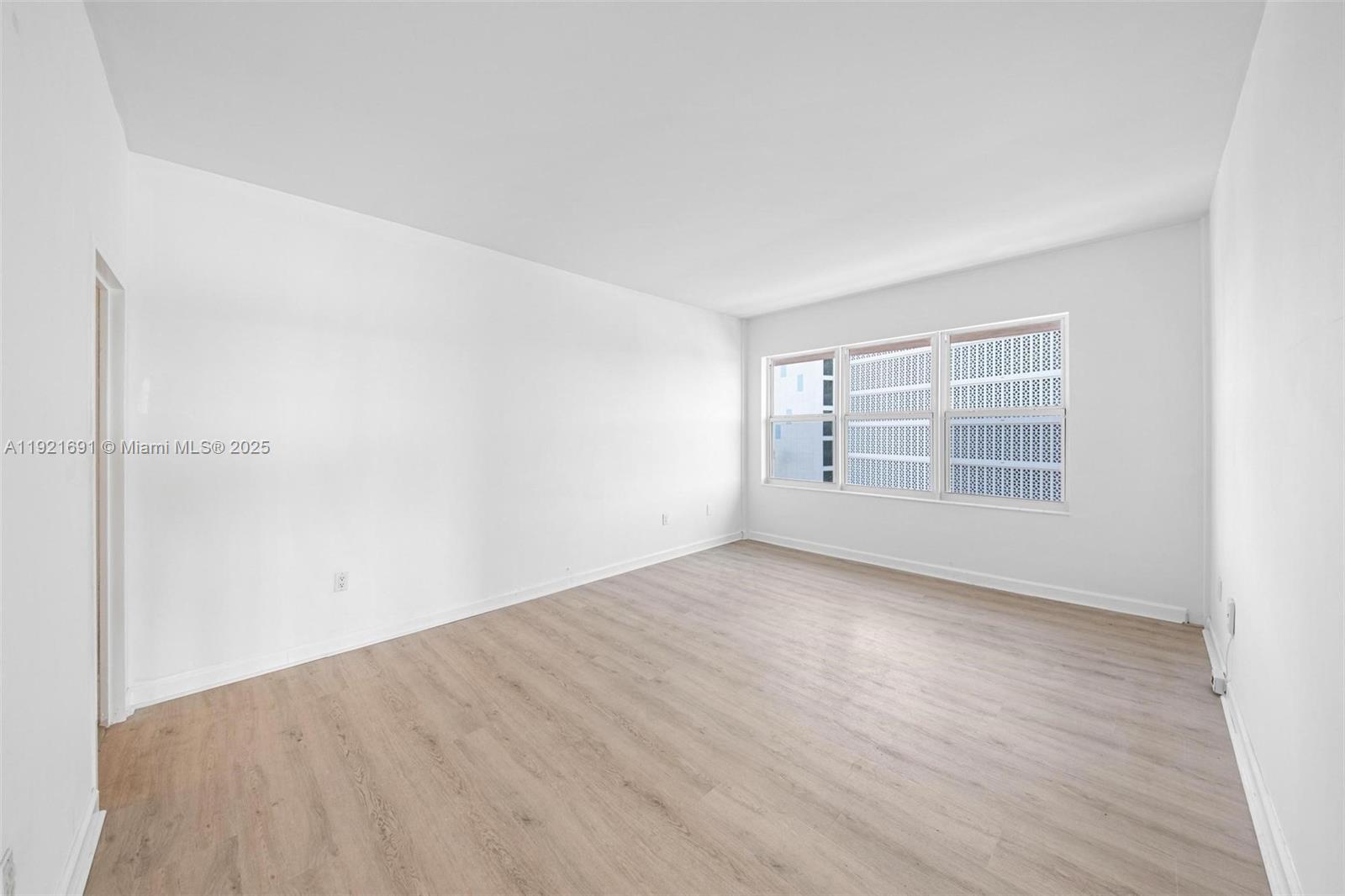 9100 W Bay Harbor Dr # 5A