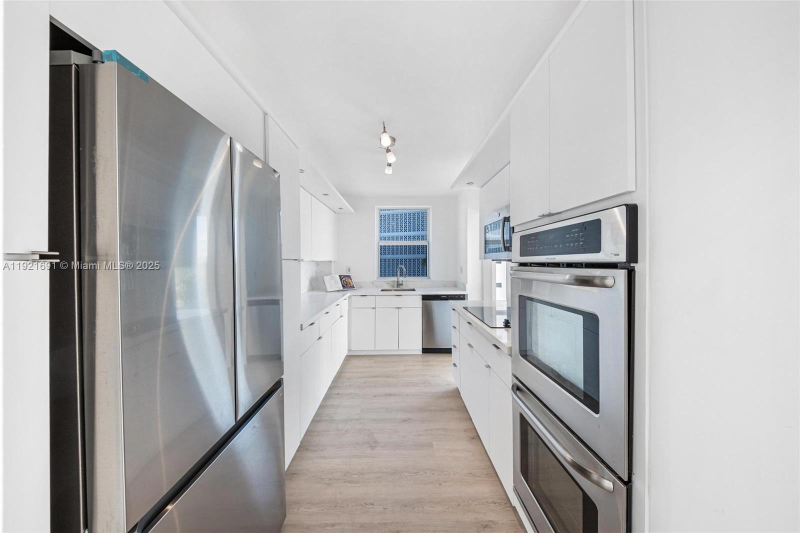 9100 W Bay Harbor Dr # 5A