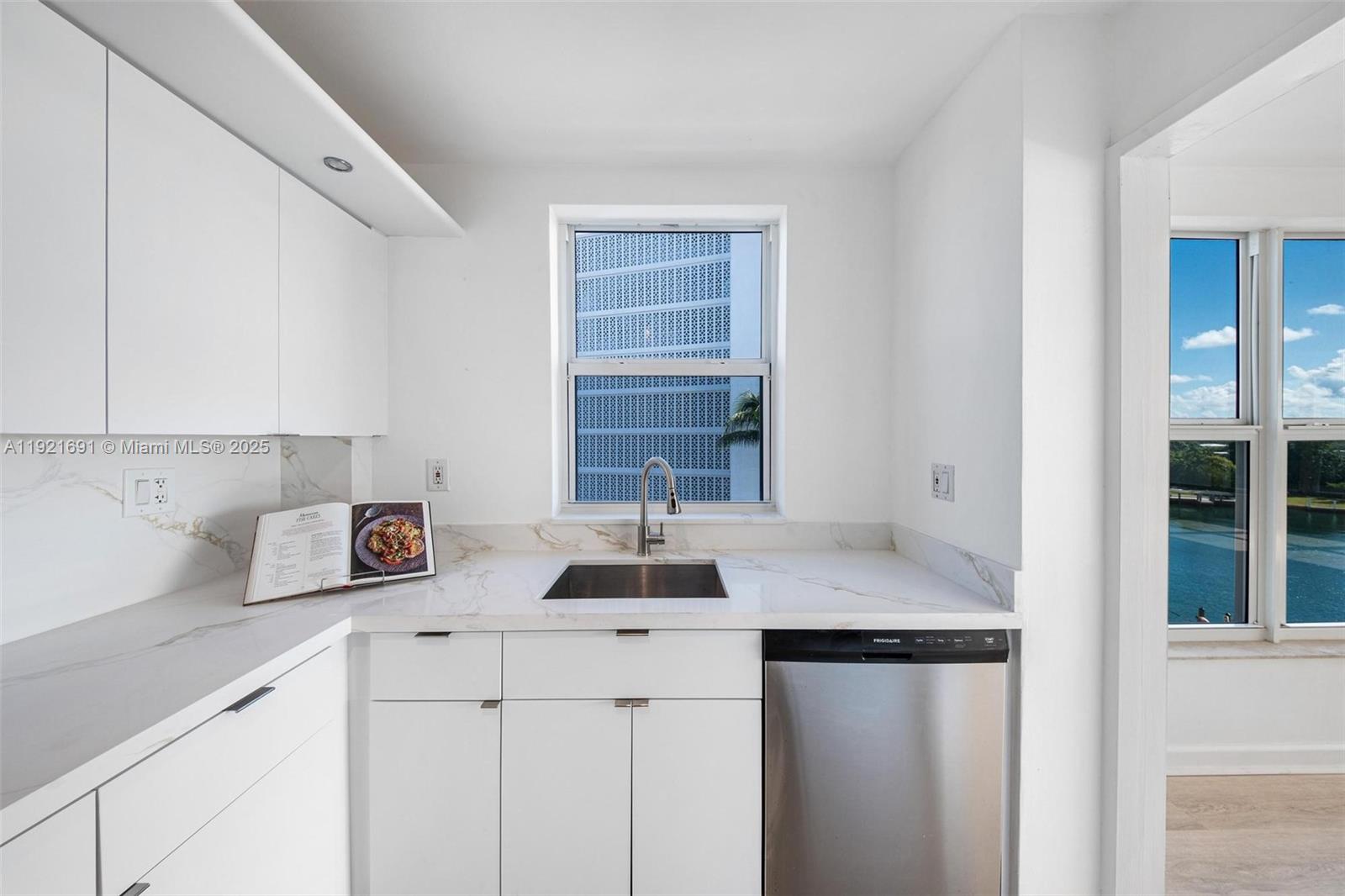 9100 W Bay Harbor Dr # 5A