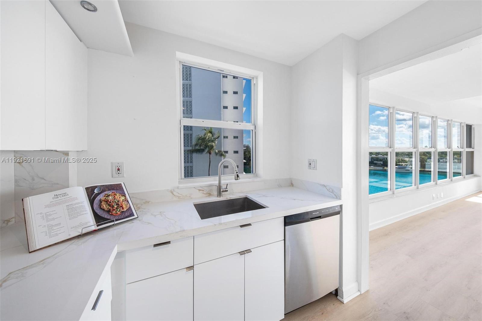 9100 W Bay Harbor Dr # 5A