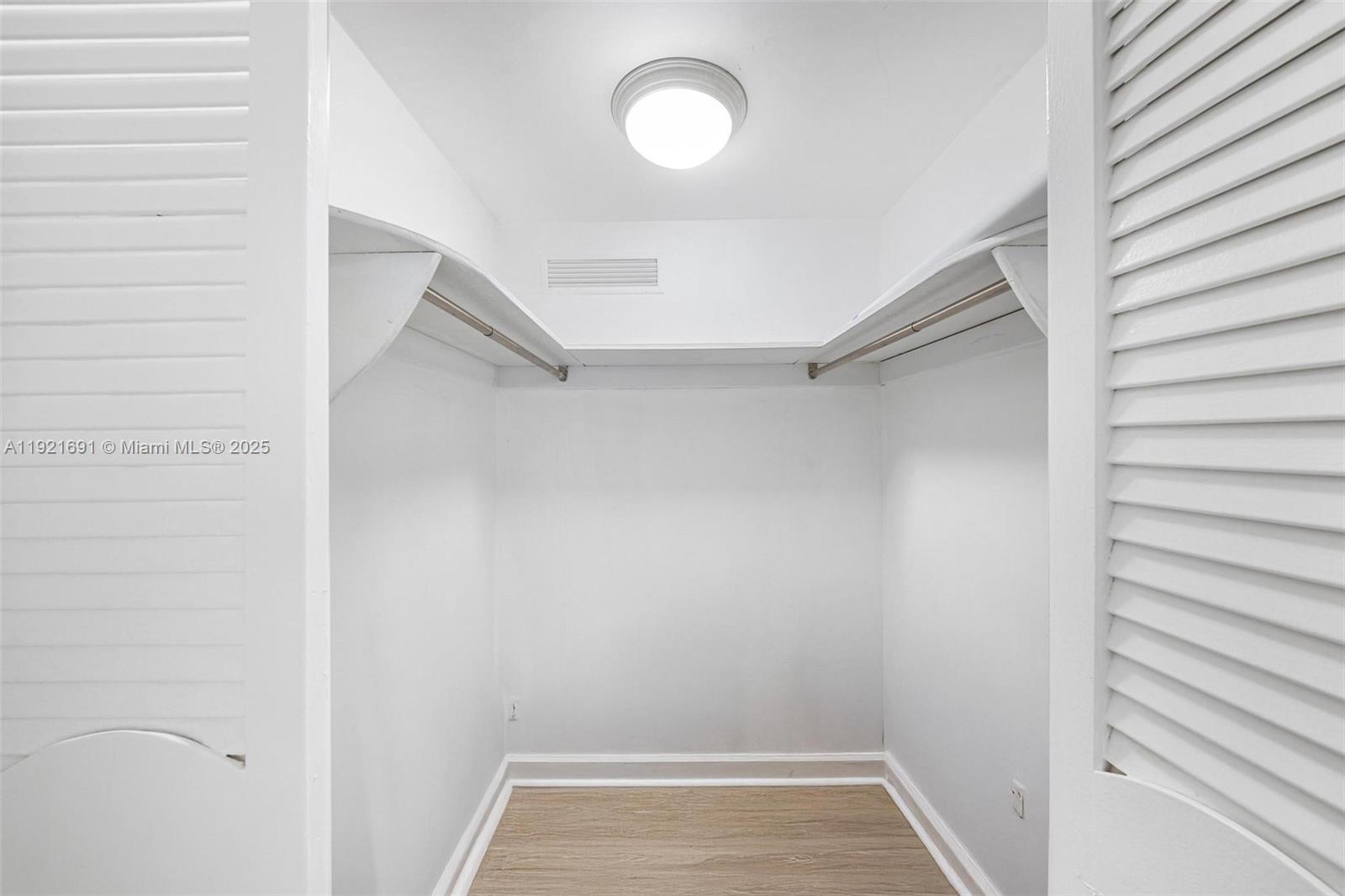 9100 W Bay Harbor Dr # 5A