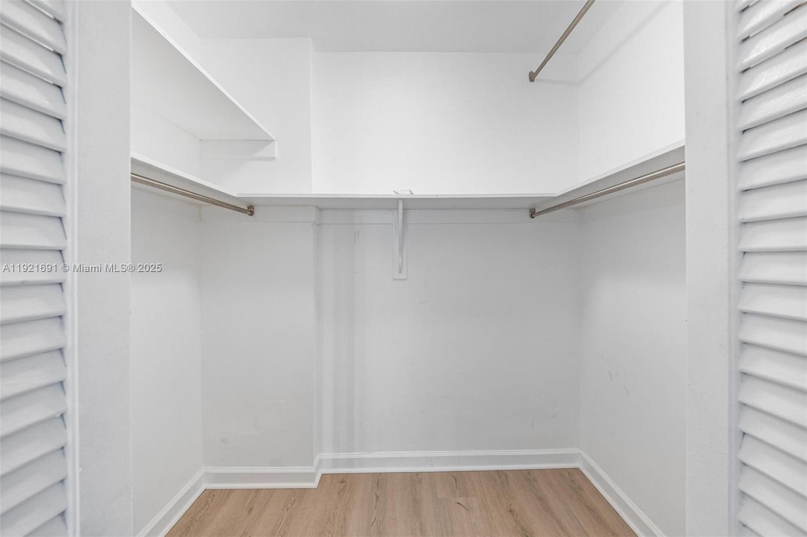 9100 W Bay Harbor Dr # 5A