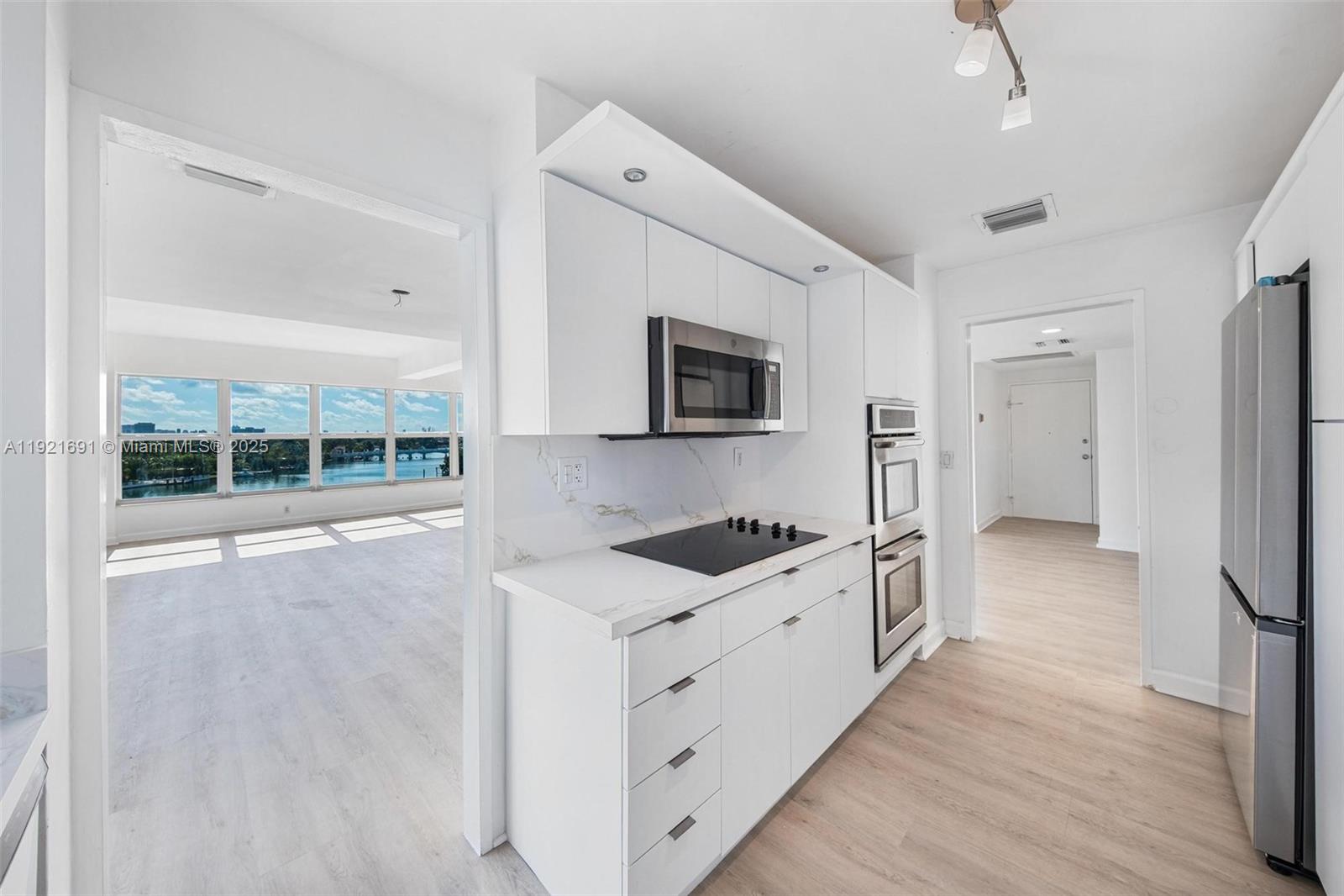 9100 W Bay Harbor Dr # 5A