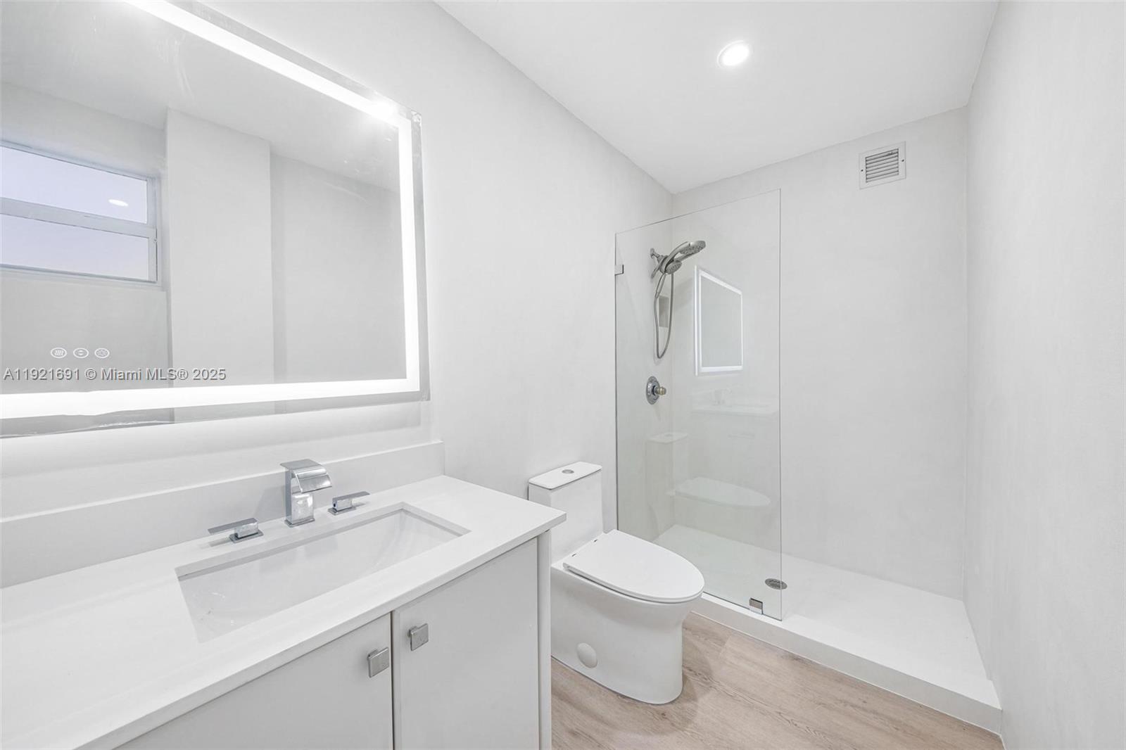 9100 W Bay Harbor Dr # 5A