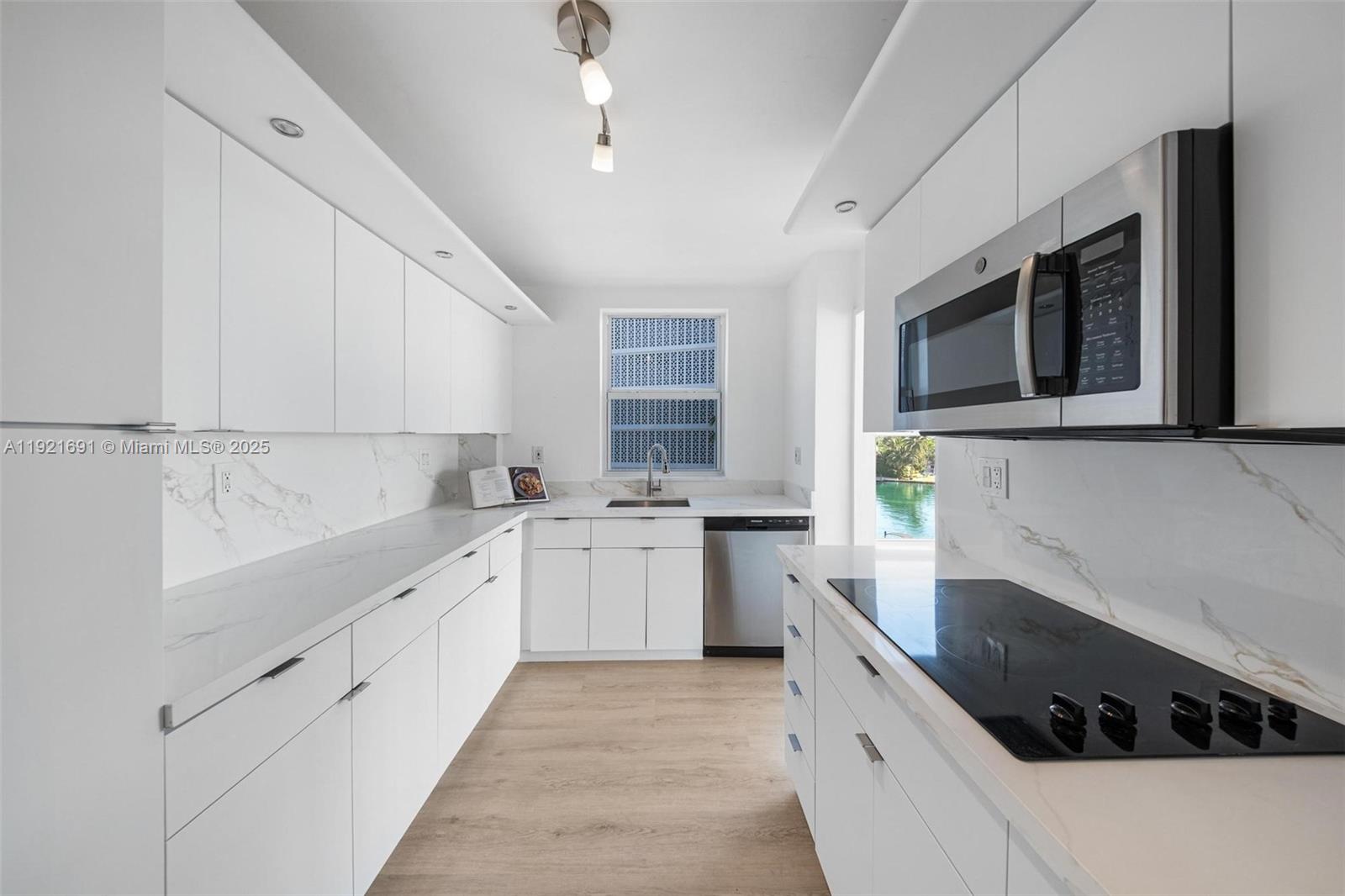 9100 W Bay Harbor Dr # 5A