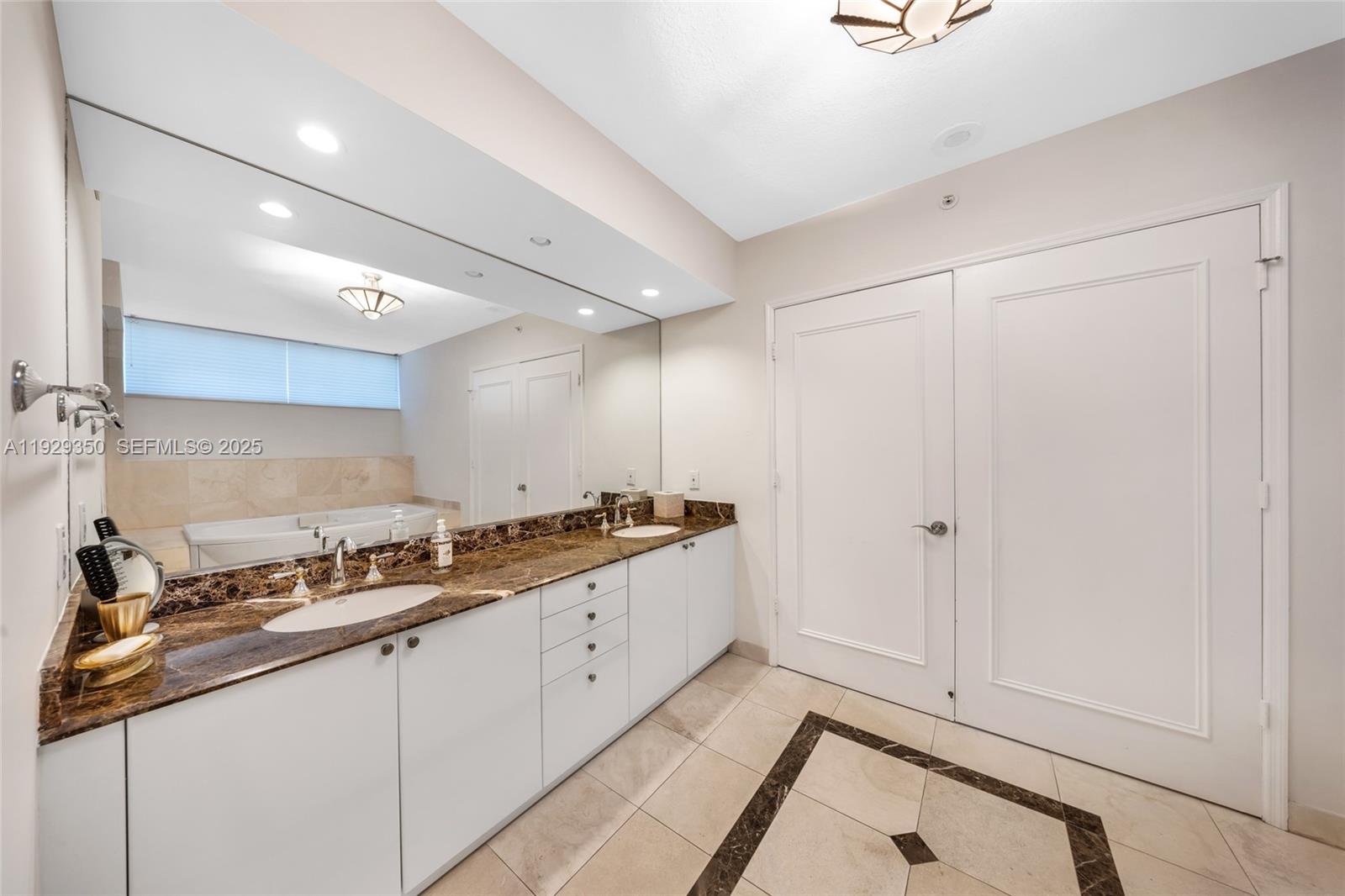 17555 Collins Ave # 303