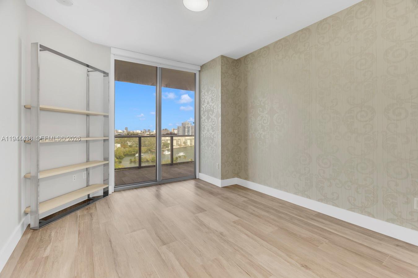 17301 Biscayne Blvd # 1106