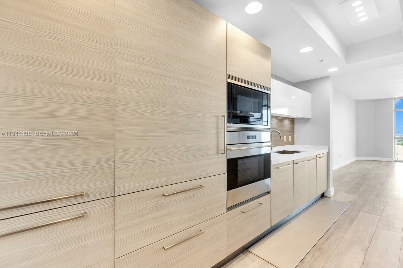 17301 Biscayne Blvd # 1106