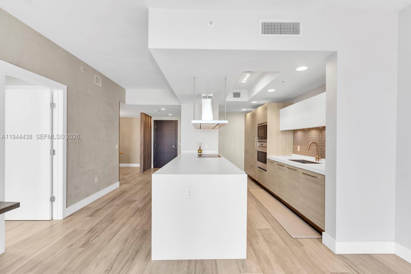 17301 Biscayne Blvd # 1106