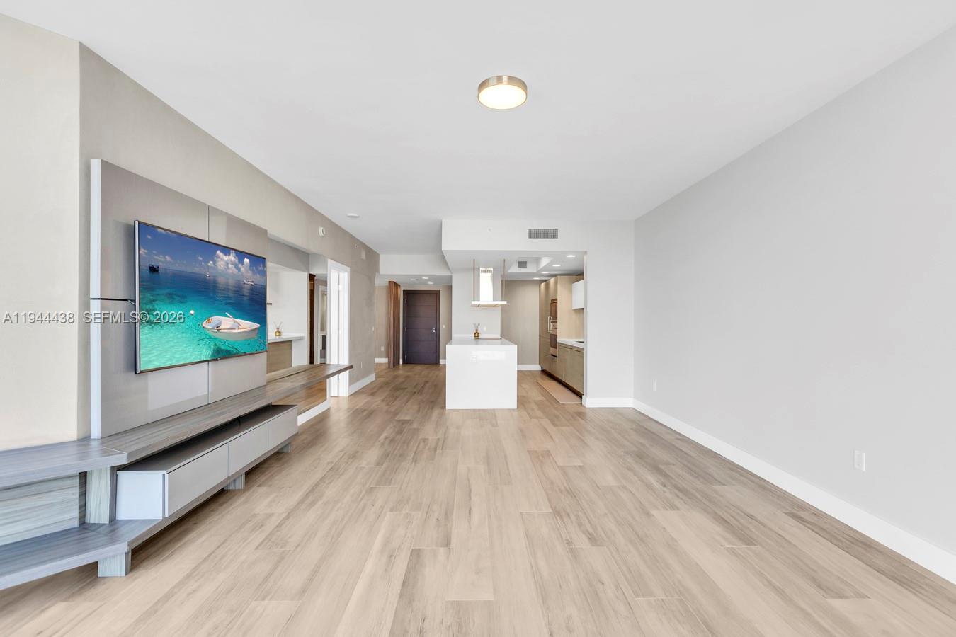 17301 Biscayne Blvd # 1106
