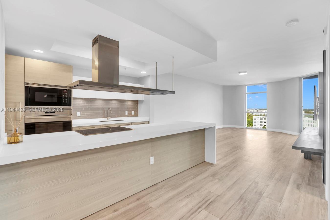 17301 Biscayne Blvd # 1106