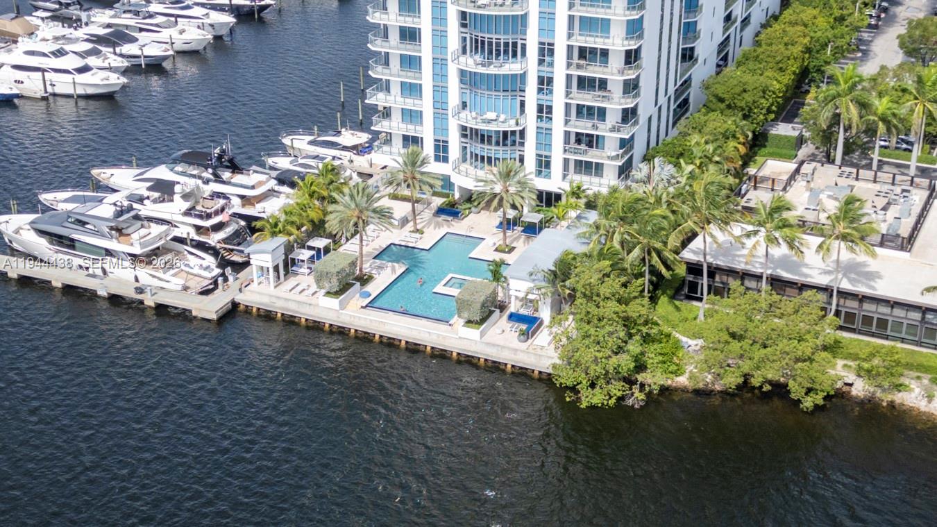 17301 Biscayne Blvd # 1106