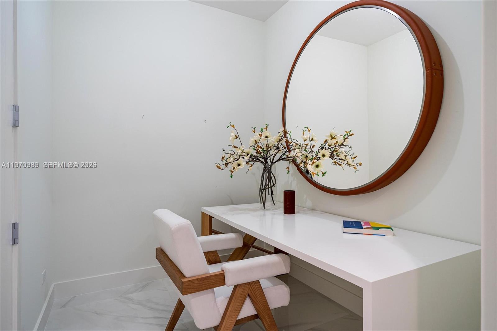 18501 Collins Ave # 2003