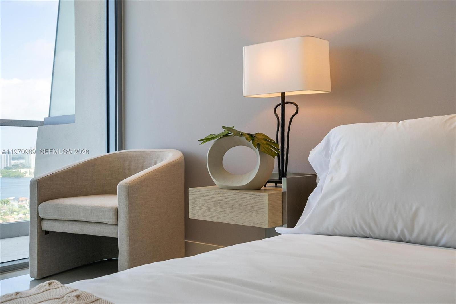 18501 Collins Ave # 2003