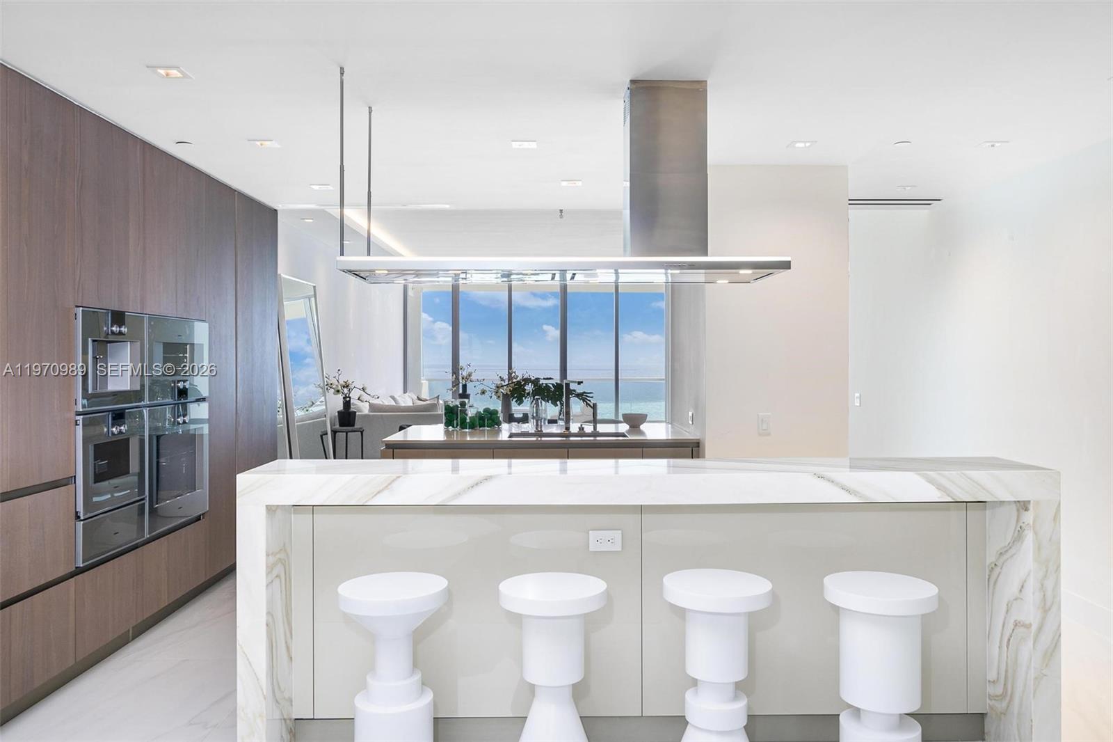 18501 Collins Ave # 2003