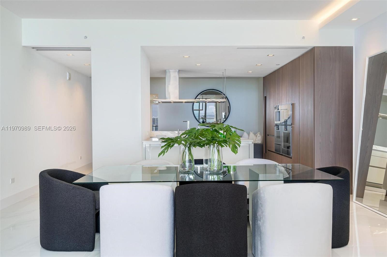 18501 Collins Ave # 2003