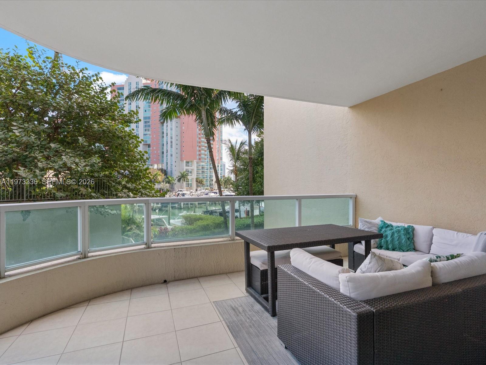 3340 NE 190th St # 204