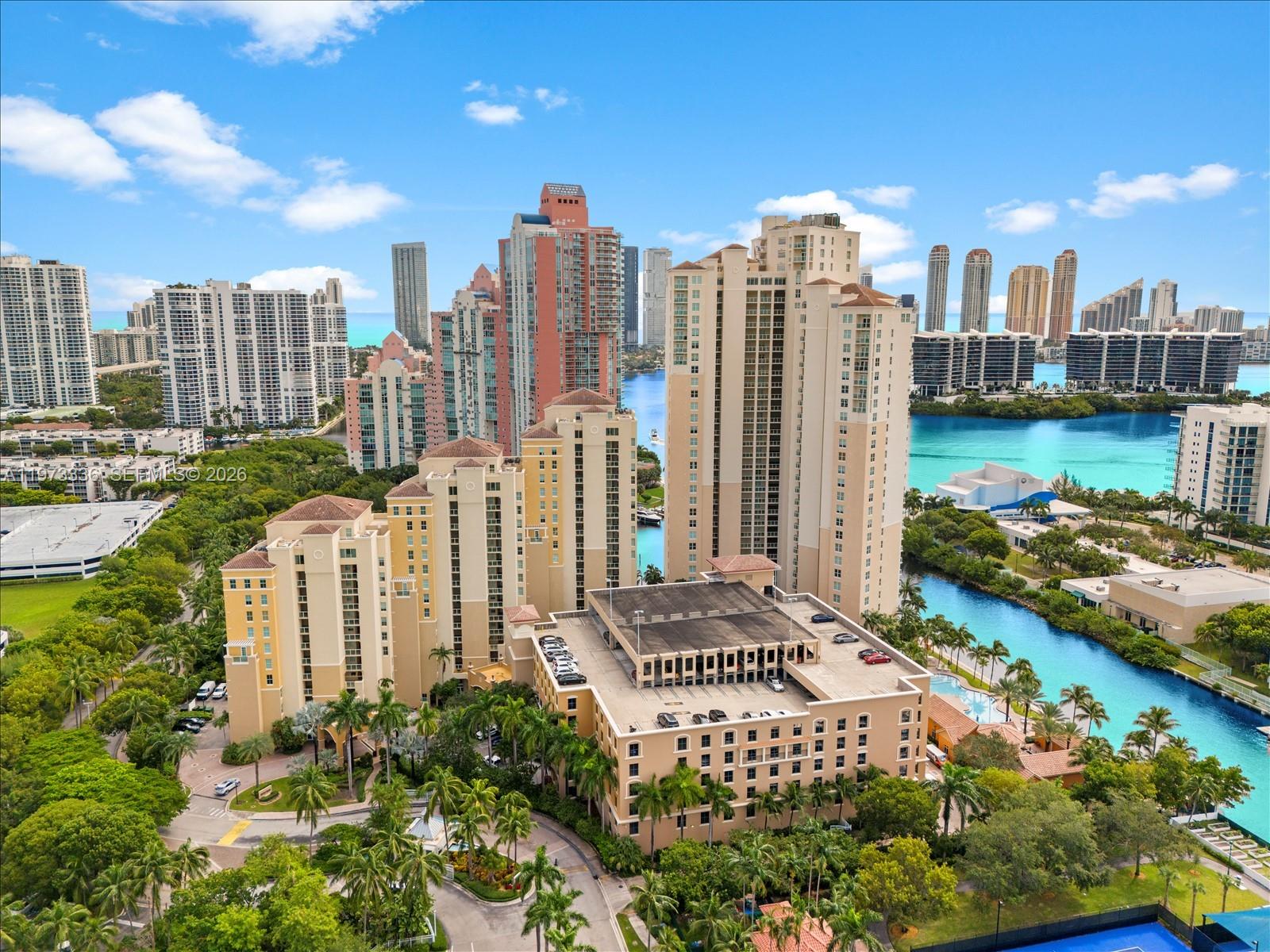 3340 NE 190th St # 204