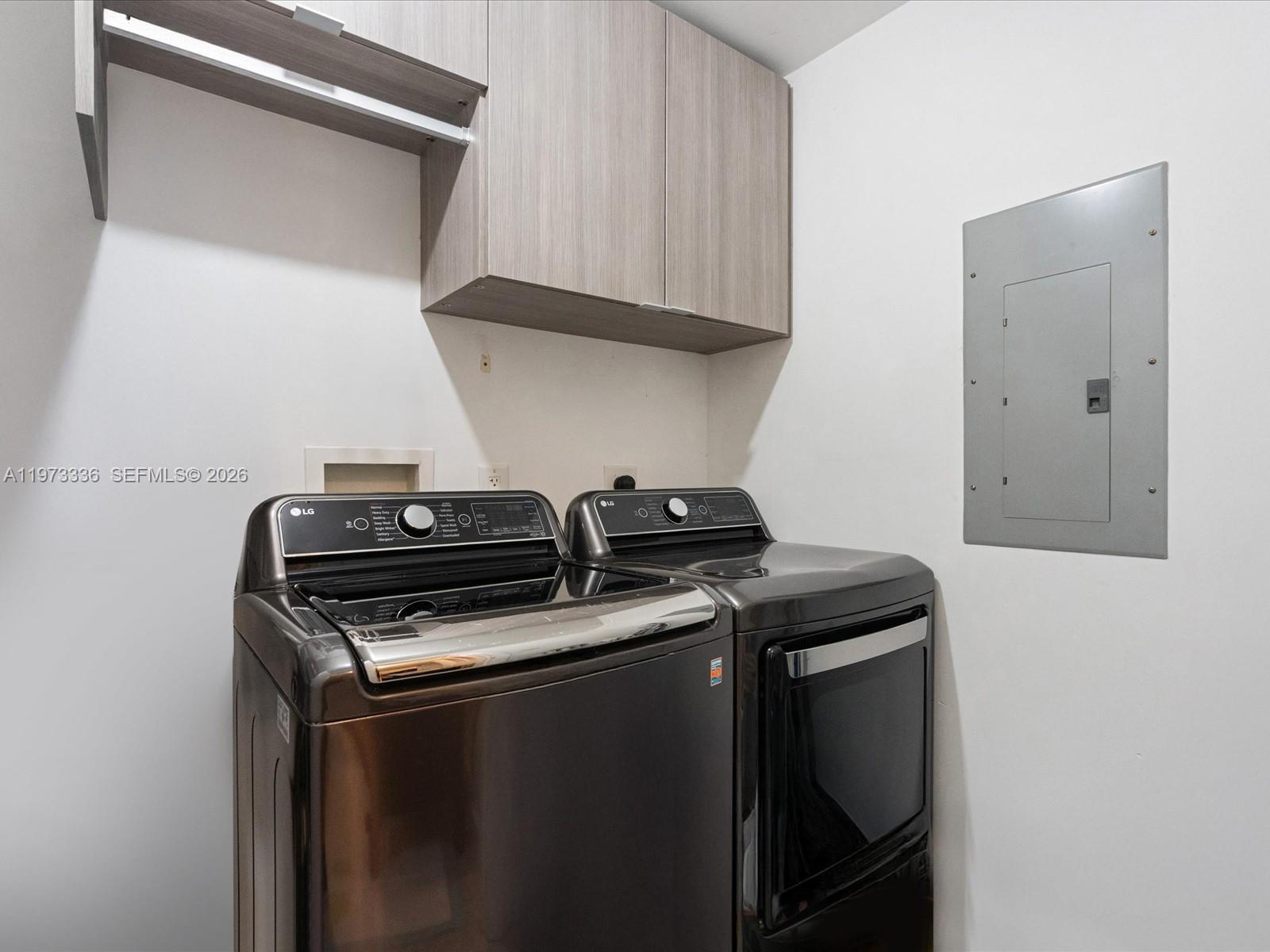 3340 NE 190th St # 204