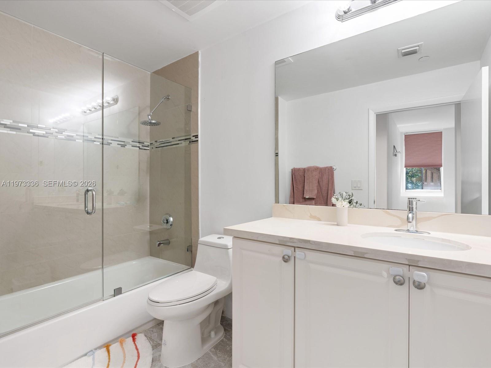 3340 NE 190th St # 204