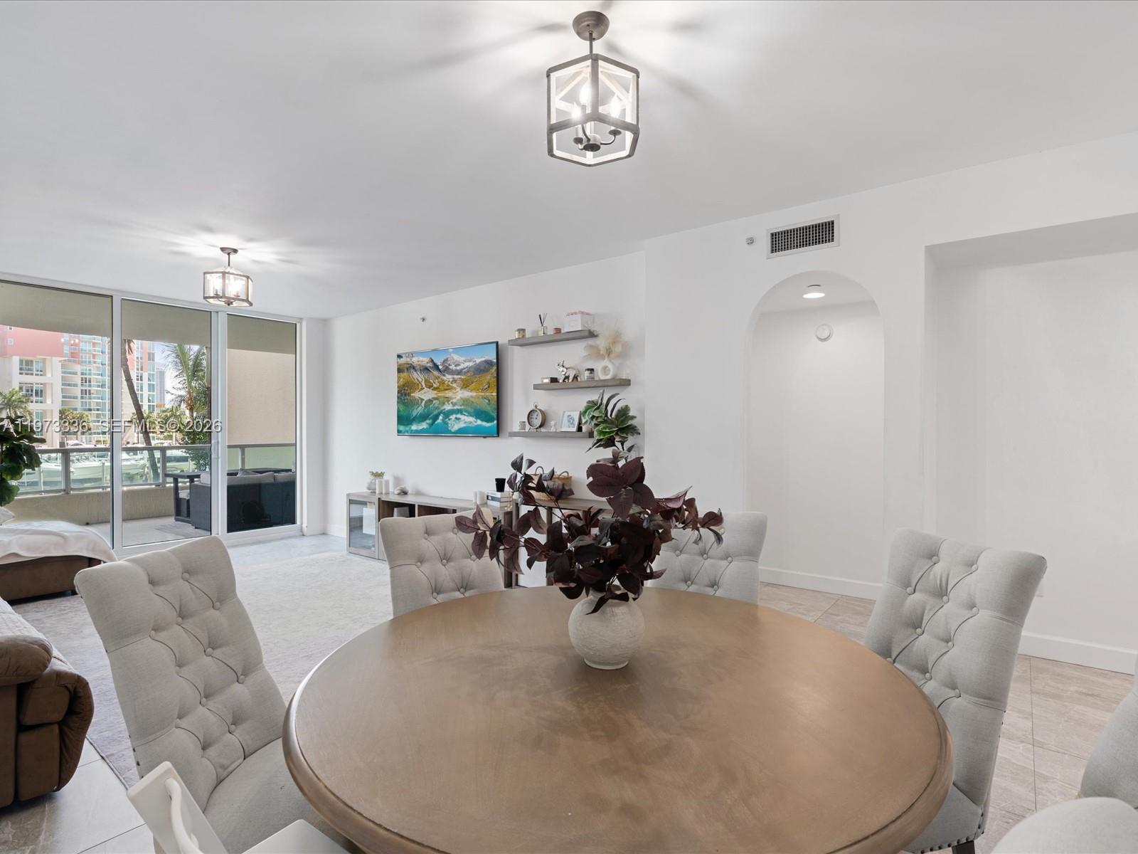 3340 NE 190th St # 204