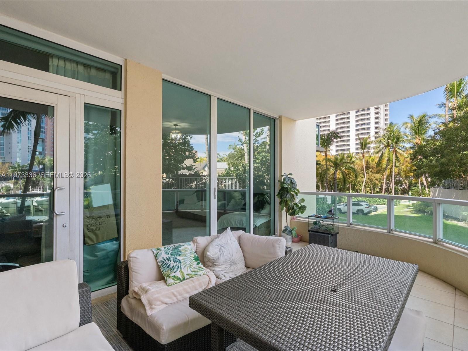 3340 NE 190th St # 204