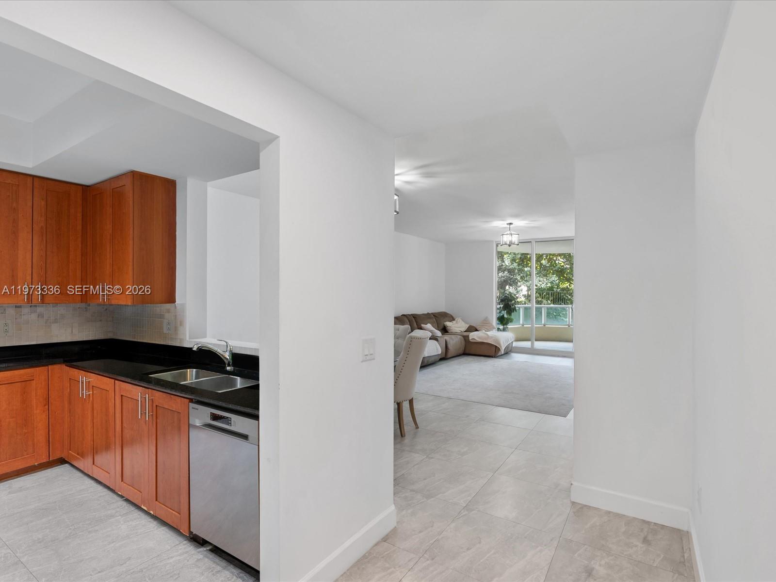 3340 NE 190th St # 204