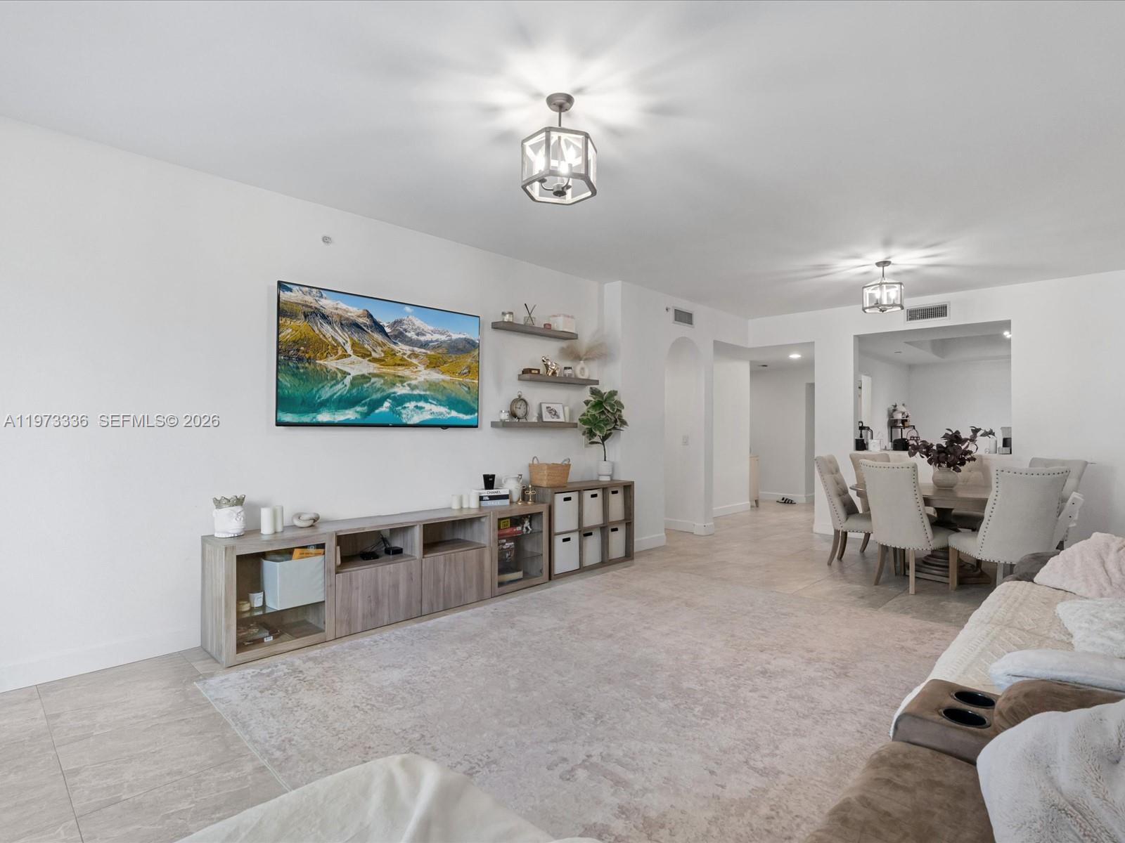 3340 NE 190th St # 204