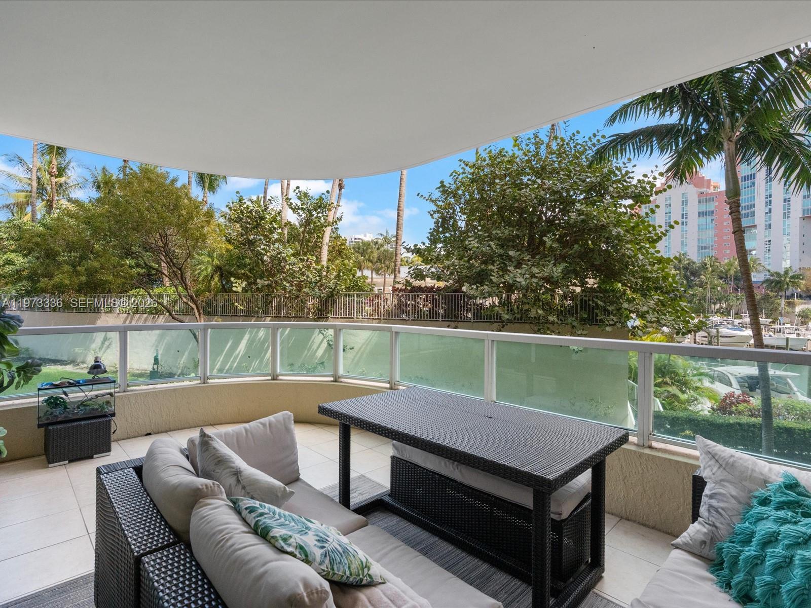 3340 NE 190th St # 204