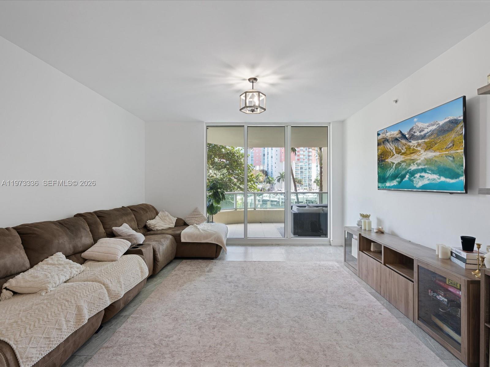 3340 NE 190th St # 204