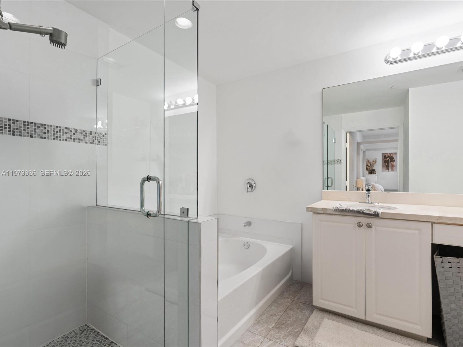 3340 NE 190th St # 204