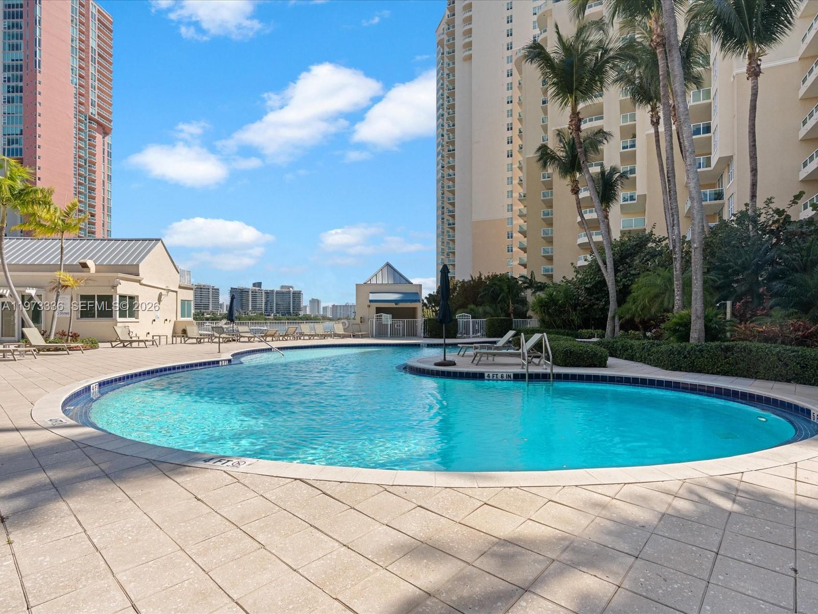 3340 NE 190th St # 204