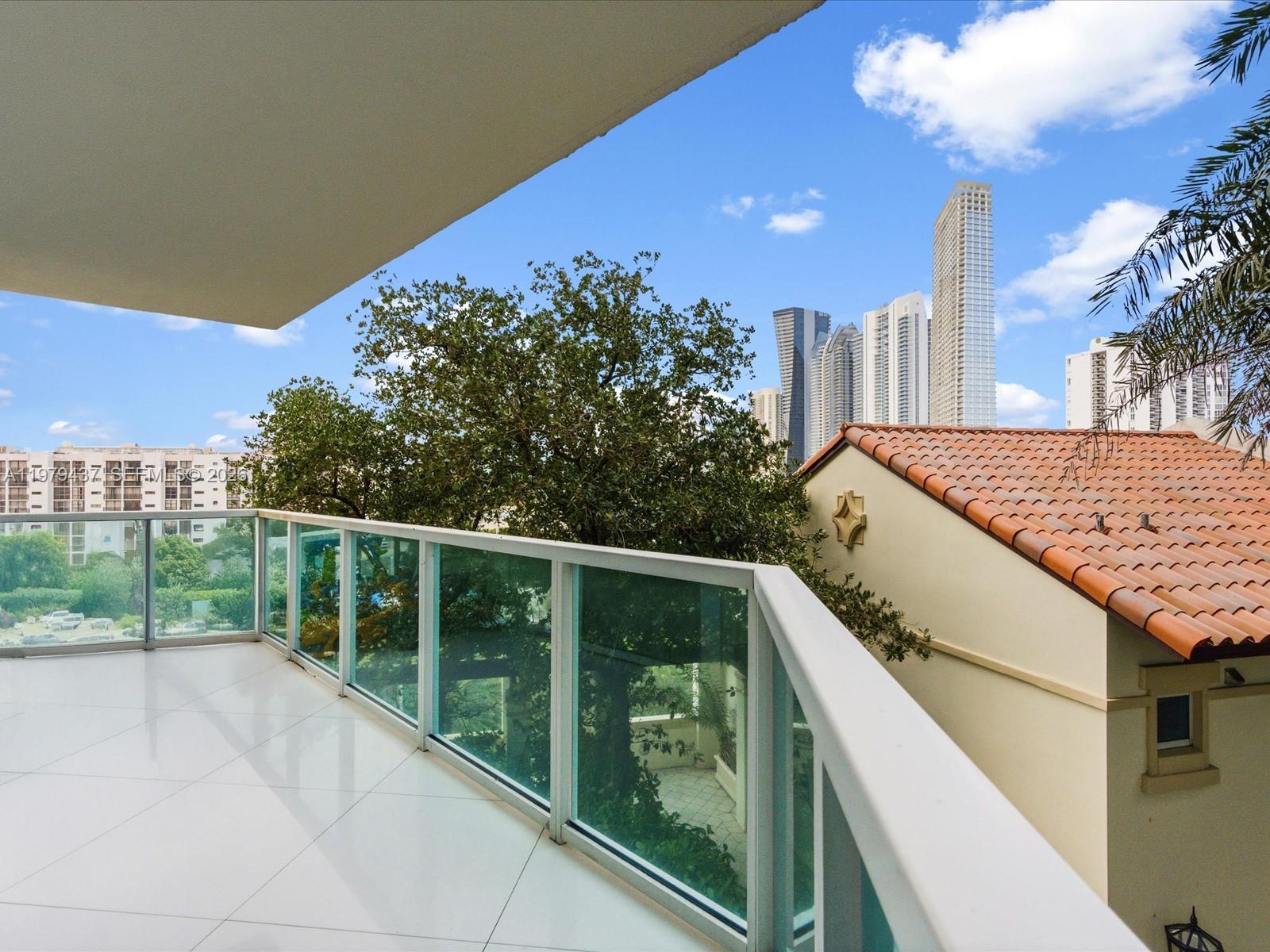 200 Sunny Isles Blvd # 702 Unit: 2-702