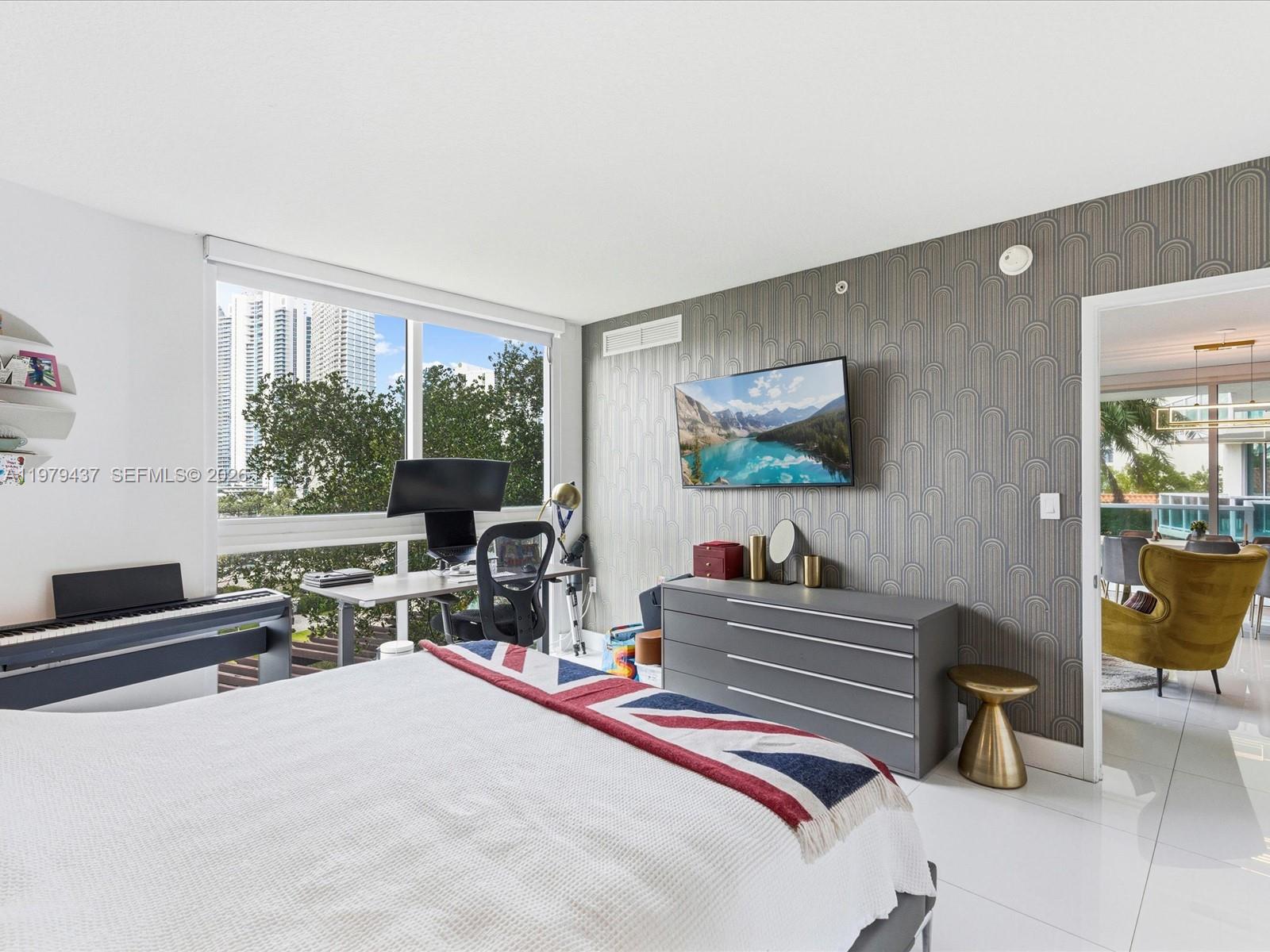 200 Sunny Isles Blvd # 702 Unit: 2-702