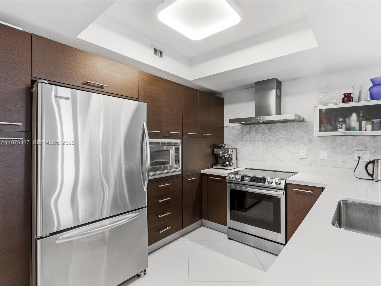 200 Sunny Isles Blvd # 702 Unit: 2-702