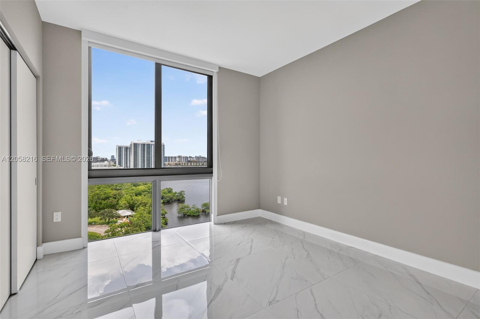 16385 Biscayne Blvd # 1215