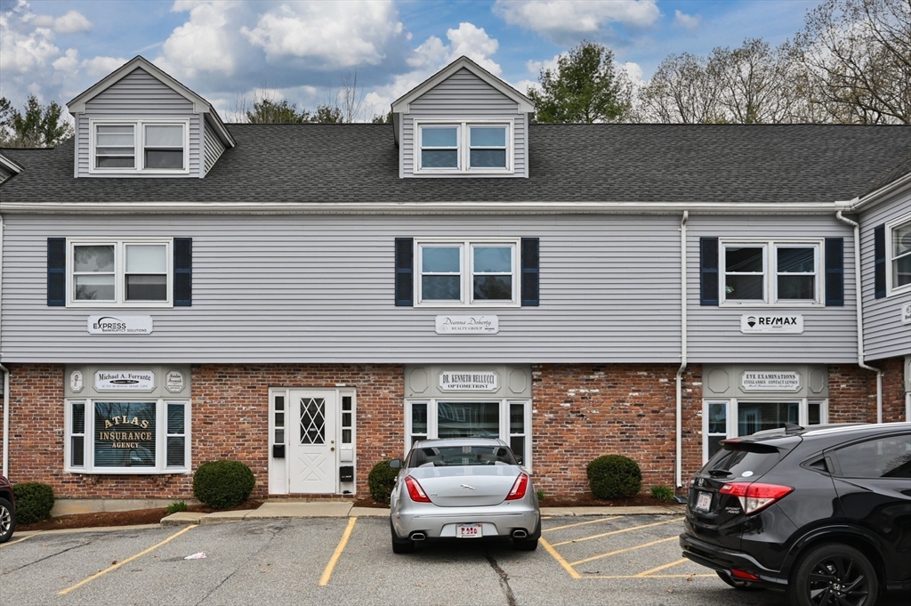 1445 Main St Unit: 17/18