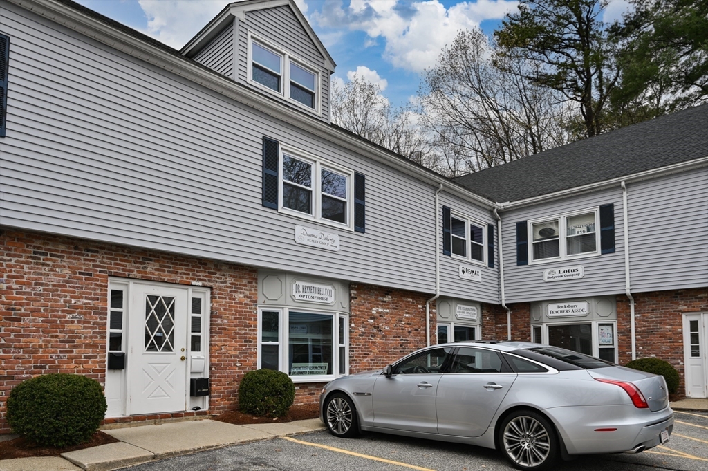 1445 Main St Unit: 17/18