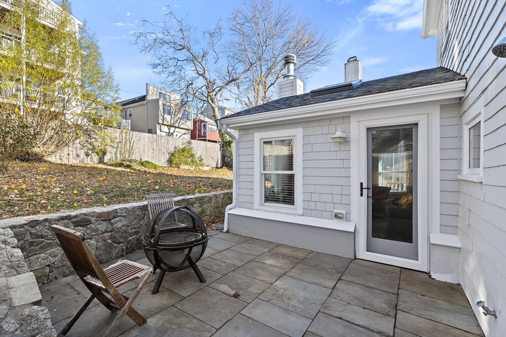 30 Bay St