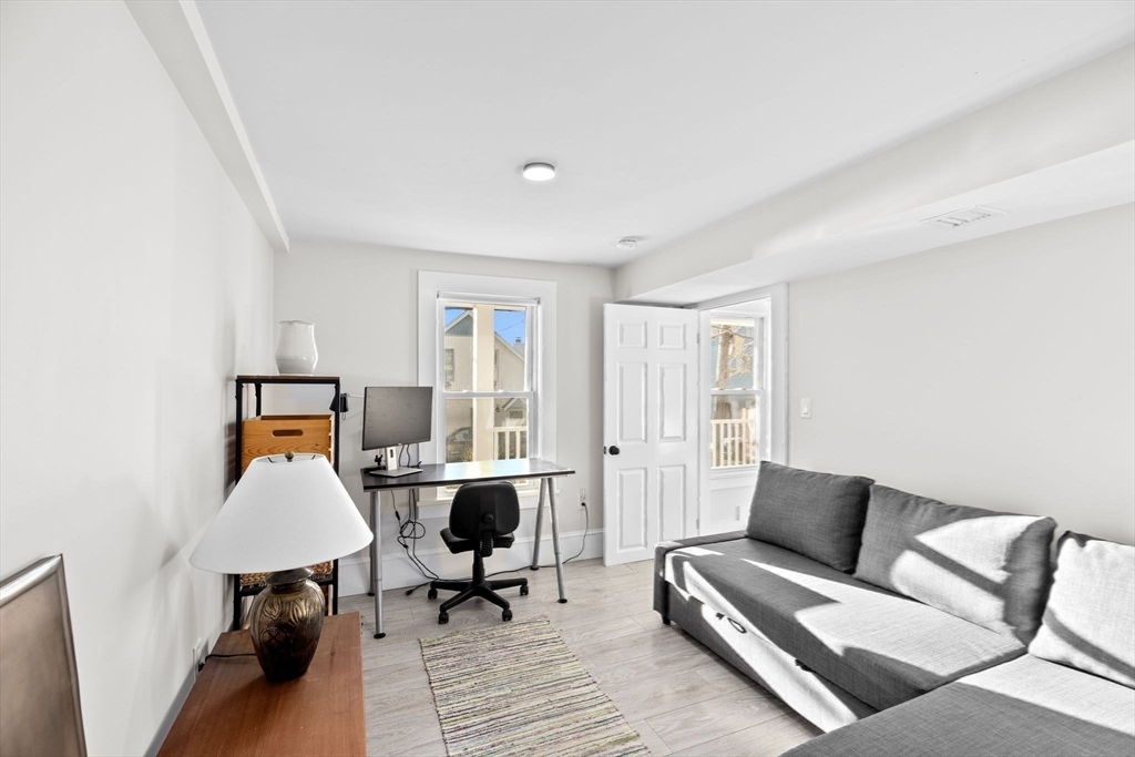 30 Bay St