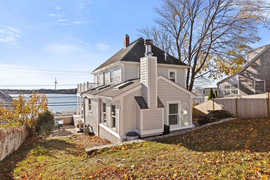 30 Bay St