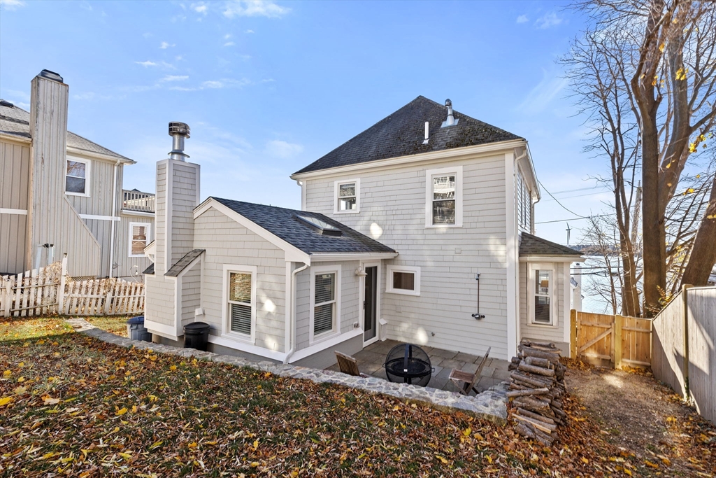 30 Bay St